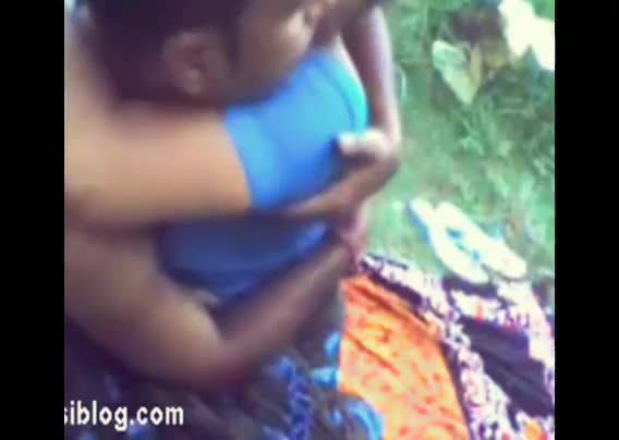 Big Boobs Desi Bhabhi Sex with Dewar in Public Park [Bangla]-31273737<script src=